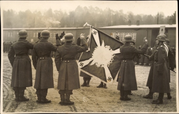 Fot. KP Hagenow w Meklemburgii, szkoła pilotów B 35, przysięga, ok. 1942 r.