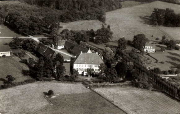 Ak Ostenfelde Ennigerloh im Münsterland, Fliegeraufnahme vom Haus Vornholz mit Umgebung