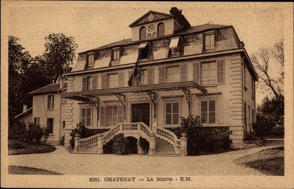 Postcard Chatenay Hauts-de-Seine, The Town Hall, front view, staircase