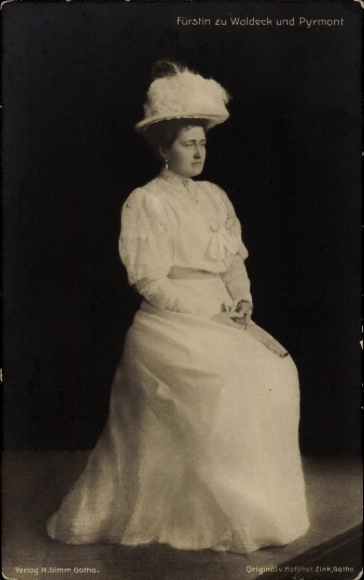 Postcard Bathildis, Princess of Waldeck and Pyrmont