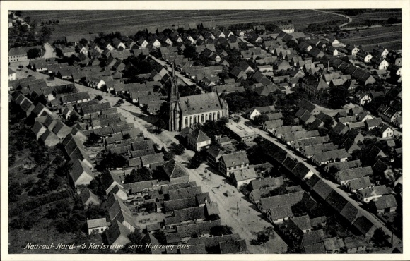 Ak Neureut Karlsruhe in Baden, Luftaufnahme von Neureut-Nord, Kirche, Straßenansicht