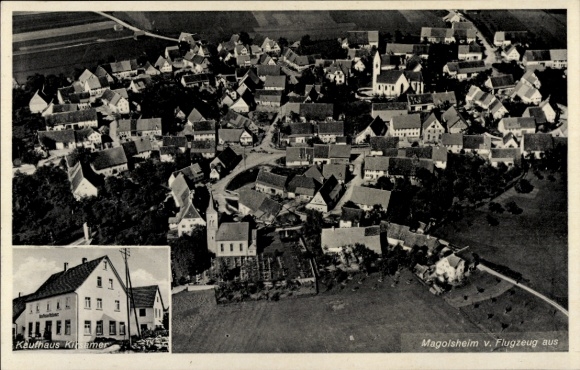 Ak Magolsheim Münsingen in Württemberg, Luftaufnahme von  Kaufhaus Kirsamer im Vordergrund,  Arch