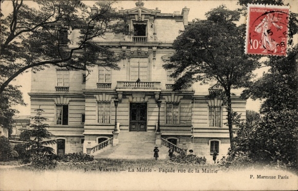 Postcard Vanves Hauts de Seine, Mairie, massive architecture, facade depiction, tree-rich surroundings