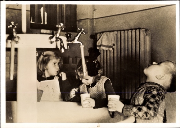 Photo Hoffmann, Heinrich, NSD War Kindergarten, January 1940