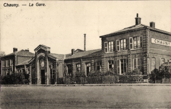 Postcard Chauny Aisne, train station