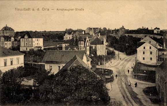 Ak Neustadt an der Orla,  Arnshaugker-Straße,  Architektur, Stadtansicht