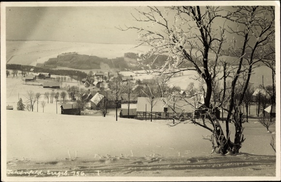 Photo Postcard Schönfeld Dippoldiswalde in the Ore Mountains, view of the village, winter view