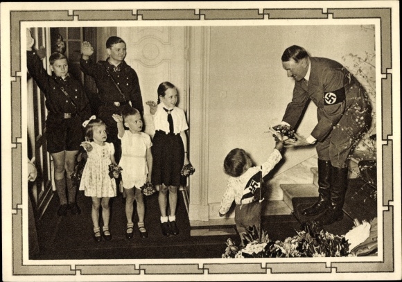 Ganzsachen Ak Führer und Reichskanzler Adolf Hitler, Gratulanten, BDM, HJ