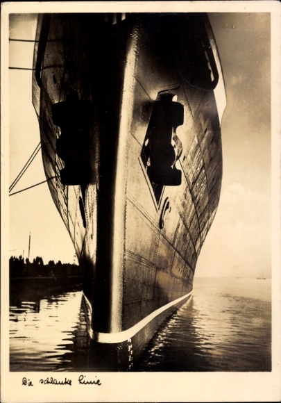 Ak Die schlanke Linie, Dampfschiff Europa, NDL Bremen, Bug