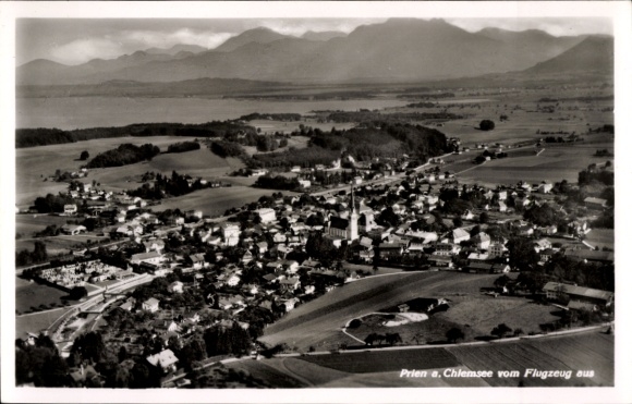 KP Prien am Chiemsee Górna Bawaria, widok z lotu ptaka na Prien, Chiemsee, górski krajobraz, spokojna atmosfera