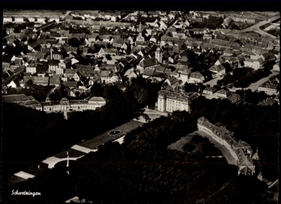 Postcard Schwetzingen in Baden, aerial view of residential buildings and green area, architecture