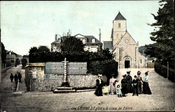 Postcard Étretat Seine Maritime, The Church, the Stone Cross