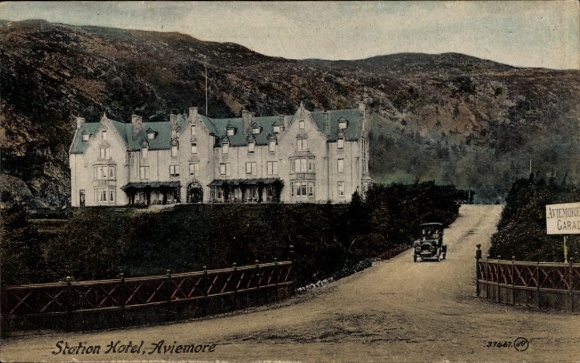 Postcard Aviemore Scotland, Station Hotel, s building, road, car, mountain landscape