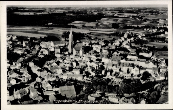 Ak Eggenfelden in Niederbayern, Luftaufnahme von  bayerische Landschaft,  Gebäude