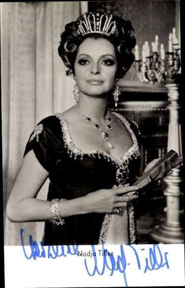 Ak Schauspielerin Nadja Tiller, Portrait, Schmuck, Autogramm