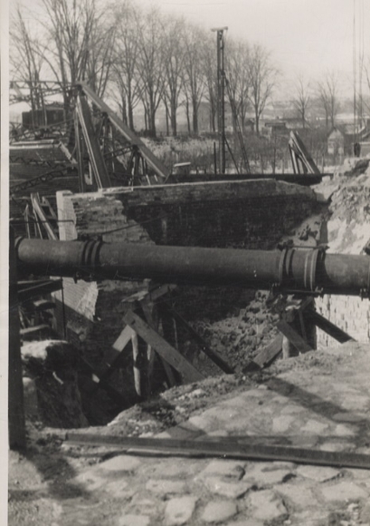 Original photo Berlin Neukölln, destroyed bridge over the Teltow Canal (Späthstraße), 1945/46