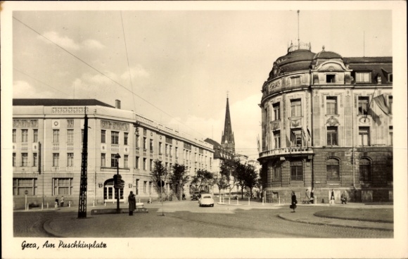 Ak Gera in Thüringen,  von  Am Puschkinplatz,  Architektur, Straße und Menschen