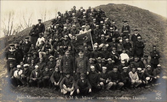 Postcard Indian crews of the enemy steamers sunk by the SMS Möwe