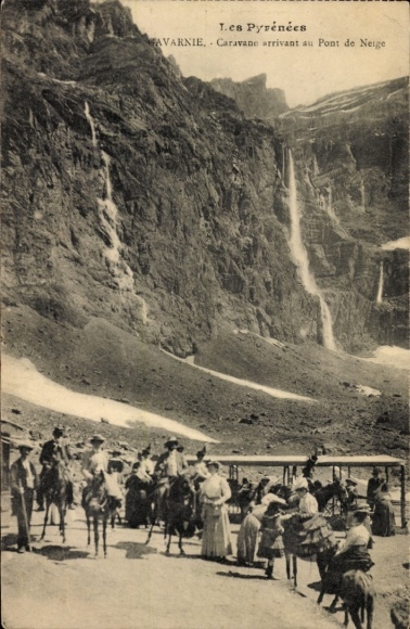 CPA Gavarnie Hautes Pyrénées, Caravane arrivant au Pont de Neige