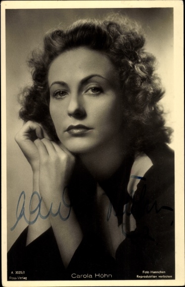 Postcard actress Carola Höhn, portrait, Ross Verlag No. A 3025/1, autograph