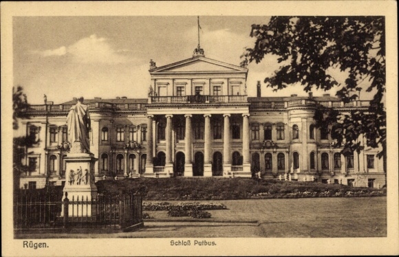 Postcard Putbus on the island of Rügen, Putbus Castle, statue, architecture