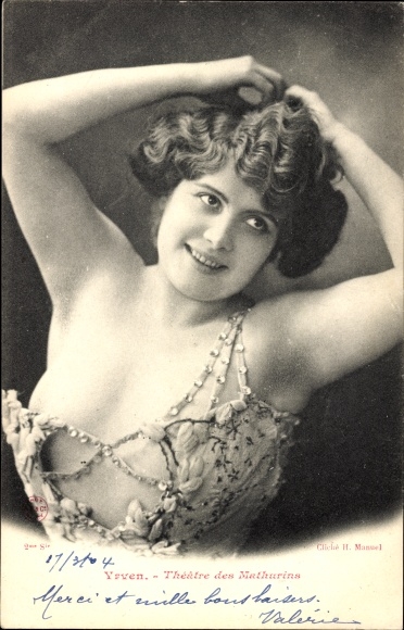 KP aktorka Yaven, portret, Theatre des Nathurins, głęboki dekolt
