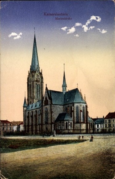 Ak Kaiserslautern in der Pfalz,  Marienkirche, Kirche, Himmel, Wolken