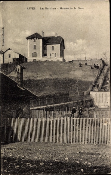 Postcard Rives en Seine Seine Maritime, Montee de la Gare
