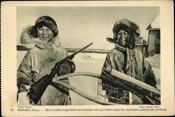 Ak Alaska, twee jonge eskimo&#39;s gecatechiseerd door de paters jezuïeten