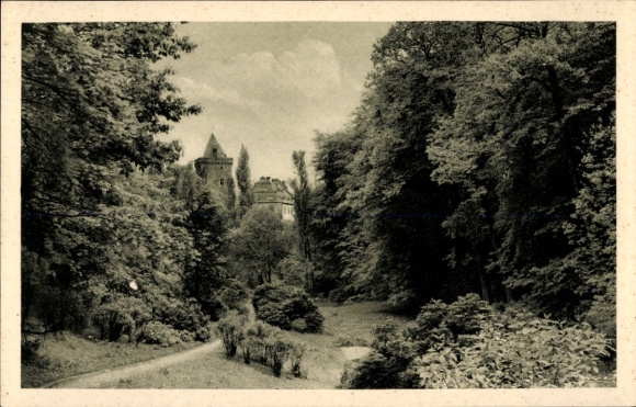 Ak Essen, Schloss Landsberg, Blick vom Wald aus, Pfad