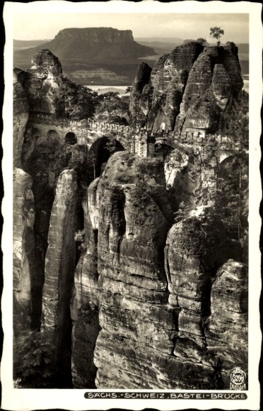 Ak Lohmen im Elbsandsteingebirge, Basteibrücke, Lilienstein