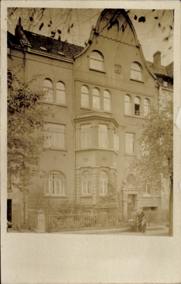 Photo Postcard Hannover in Lower Saxony, residential building