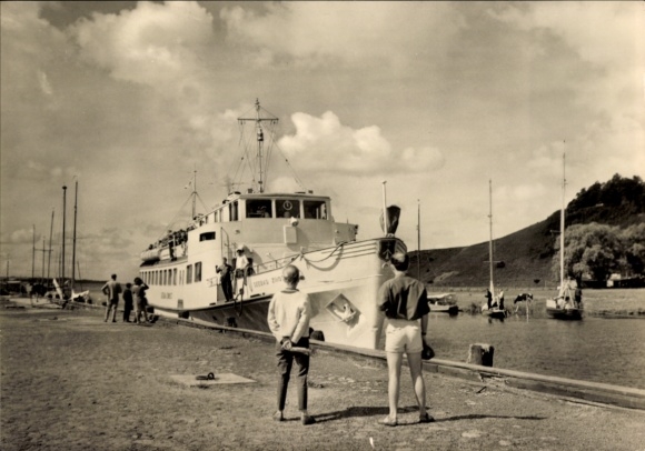 Postcard Ostseebad Baabe on Rügen, part of the steamer pier