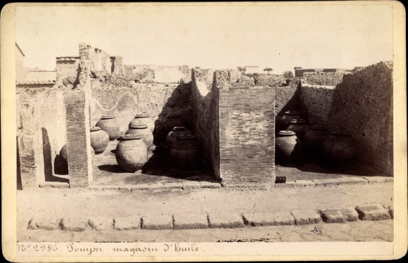 Cabinet photo Pompeii Campania, Magasin d&#39;huile, photographer Michel Amodio, Naples