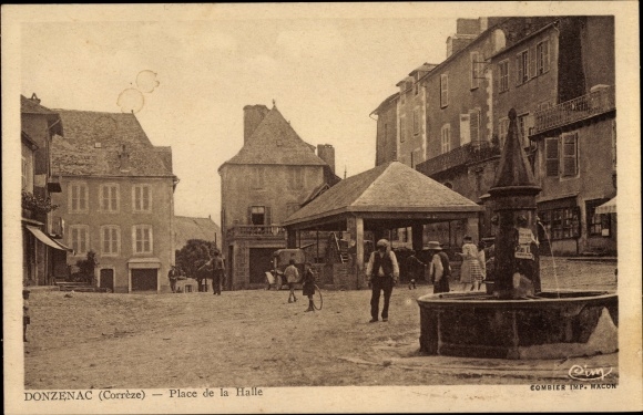 Ak Donzenac Ariège, Place de la Halle