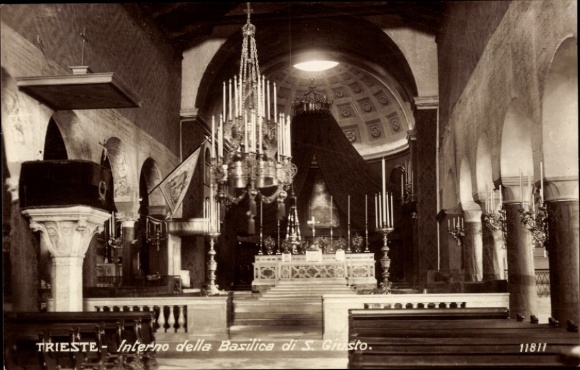 Ak Triest Trieste Friuli Venezia Giulia, Innenansicht der Basilika di S. Giusto,  Architektur, Ki