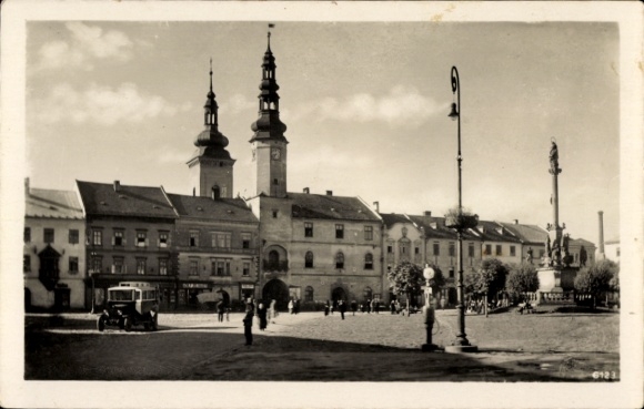 Ak Moravská Třebová Mährisch Trübau Region Pardubice, Historische Gebäude, Glockenturm, Mensch...