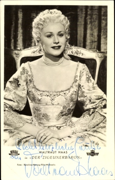 Postcard actress Waltraut Haas, portrait, autograph, The Gypsy Baron
