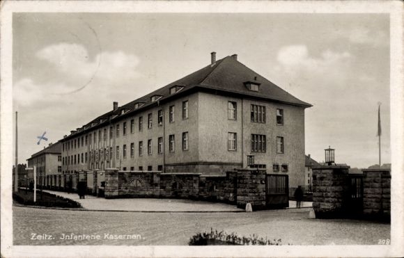 Ak Zeitz im Burgenlandkreis, Infanterie Kasernen
