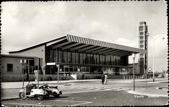Postcard Venlo Limburg Netherlands, station, railway station