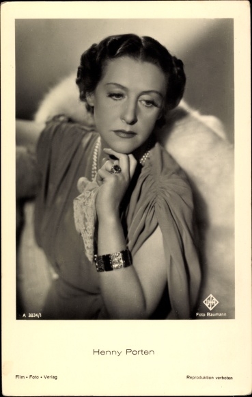 Postcard actress Henny Porten, portrait