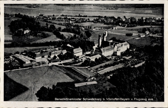 Ak Schweiklberg Vilshofen an der Donau, Fliegeraufnahme, Benediktiner Abtei
