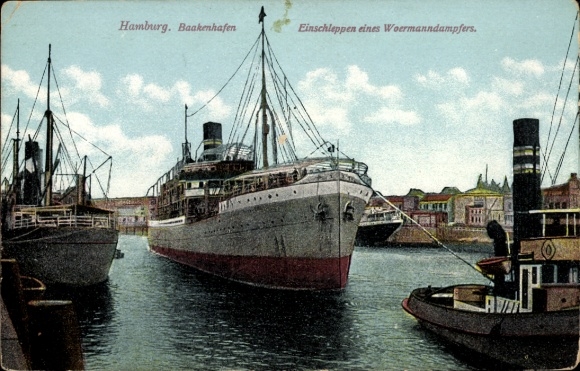 Postcard Hamburg, Baakenhafen, towing of a Woermann steamer