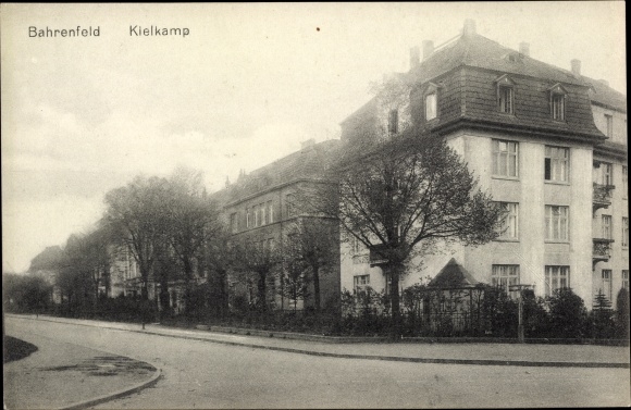 PC Hamburg Altona Bahrenfeld, Kielkamp, street section, houses