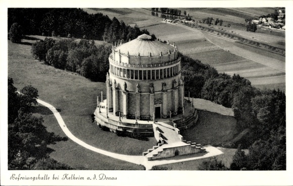 Postcard Kelheim an der Donau Lower Bavaria, Liberation Hall, impressive architecture, surrounded by na