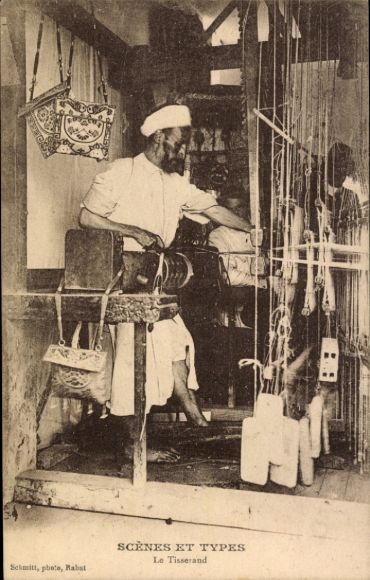 Postcard Morocco, weaver, loom