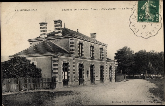 Postcard Acquigny Eure, The Train Station
