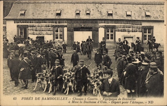 Ak Rambouillet Yvelines, Hunde, Jäger, bewegte Szene, Jagd in  n Moment