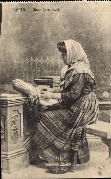 Postcard Malta, Gozo Lace mork, woman in Maltese costume making lace