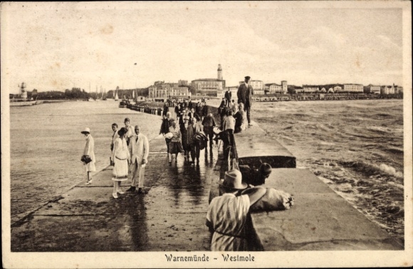 Postcard Ostseebad Warnemünde Rostock, Warnemünde Westmole, beach promenade, many people, maritime S